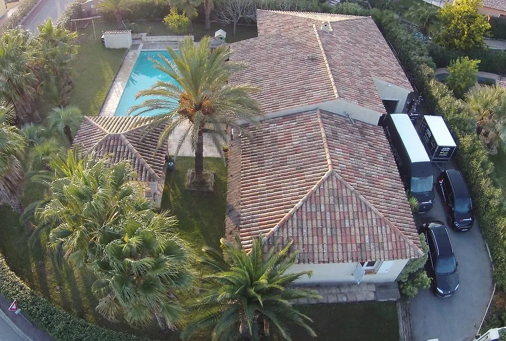 Luxueuse Villa Recente A Saint Raphael De Plain Pied  Saint-Raphaël