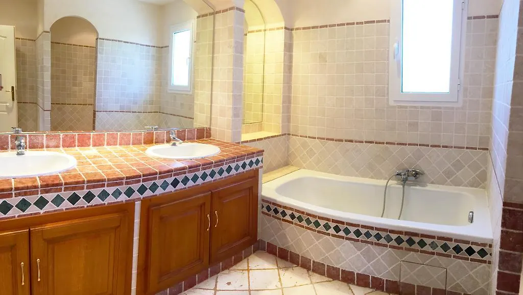 Luxueuse Villa Recente A Saint Raphael De Plain Pied