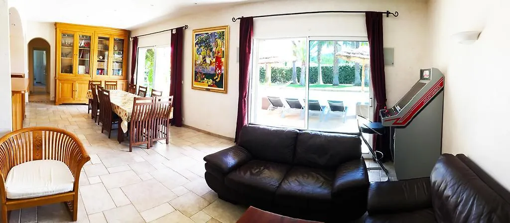 Luxueuse Villa Recente A Saint Raphael De Plain Pied 0*, Saint-Raphael (Var) France